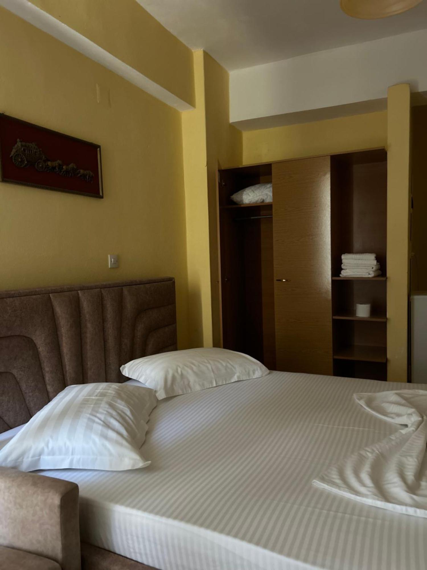 Areti Rooms Hotel Himarë Exterior foto